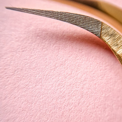 "Make your own magic" - S-Shaped Curved Tweezer with Microfiber Tip